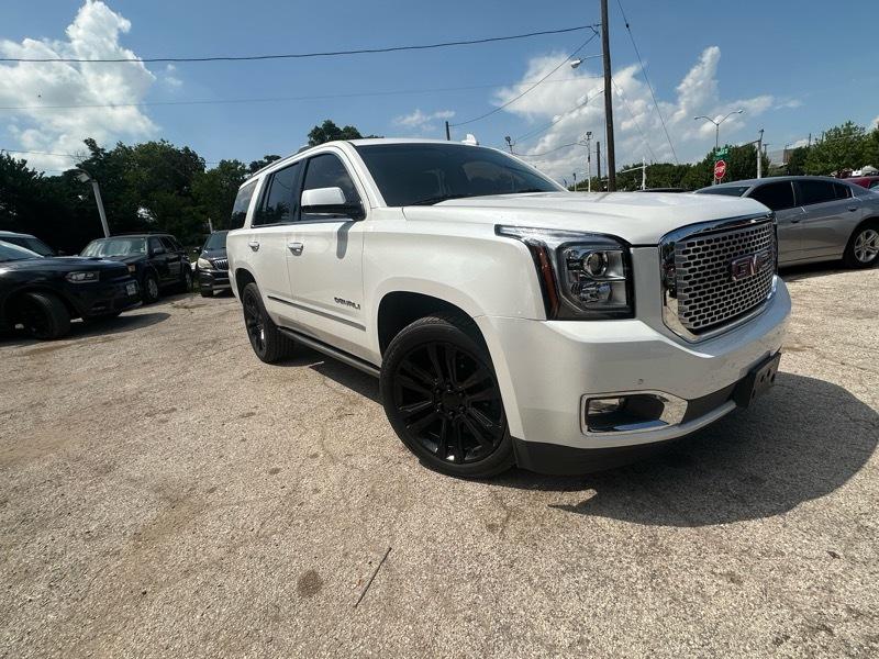GMC Yukon Denali 4WD 2017