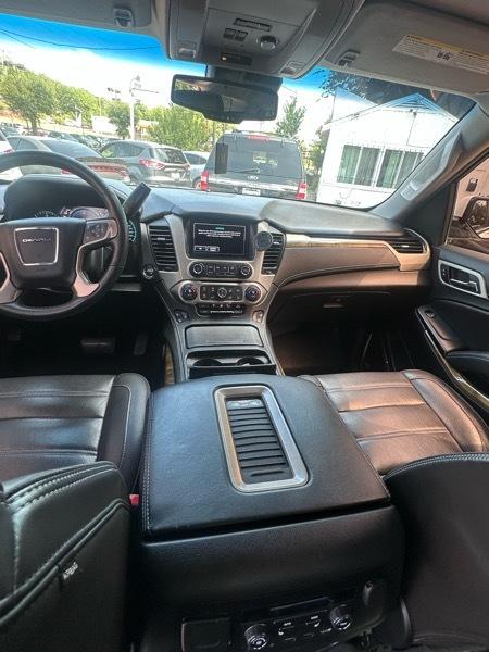 GMC Yukon Denali 4WD 2017