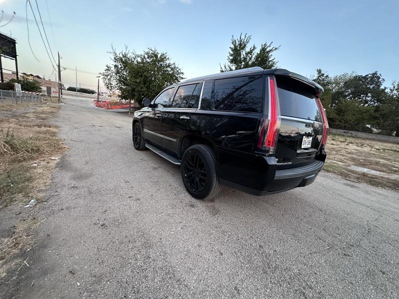 Cadillac Escalade 4WD 4dr Luxury 2017