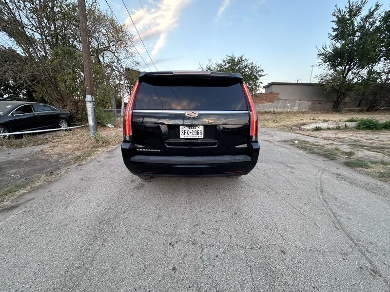 Cadillac Escalade 4WD 4dr Luxury 2017
