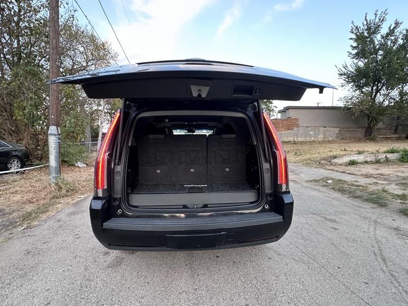 Cadillac Escalade 4WD 4dr Luxury 2017