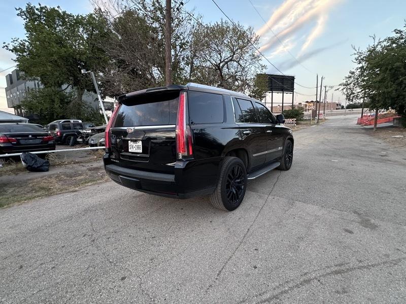 Cadillac Escalade 4WD 4dr Luxury 2017