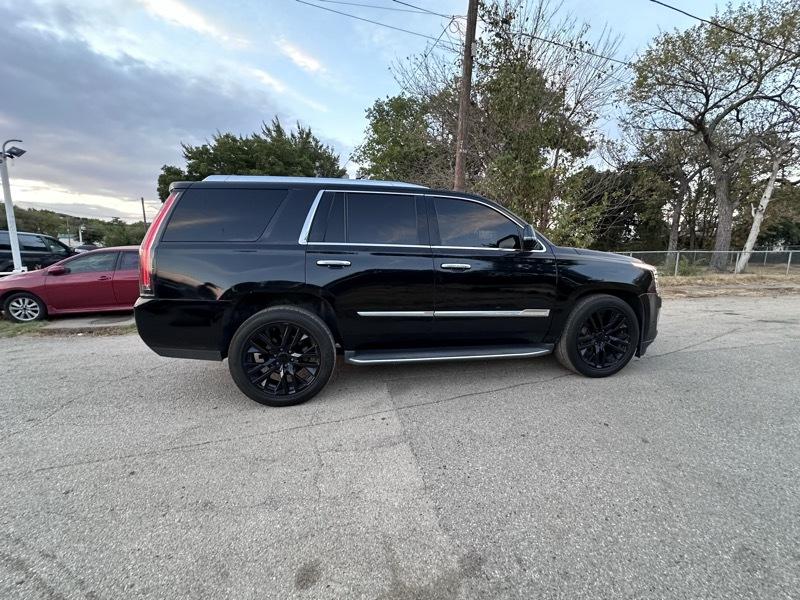 Cadillac Escalade 4WD 4dr Luxury 2017