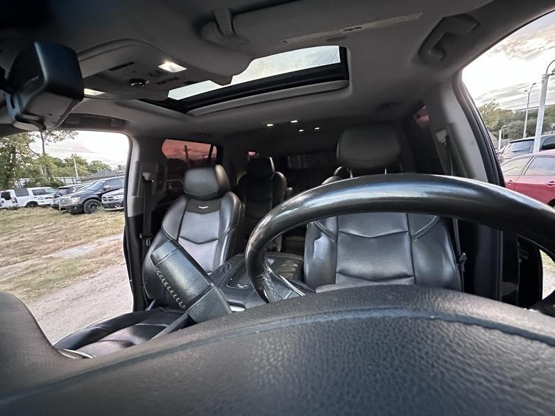 Cadillac Escalade 4WD 4dr Luxury 2017