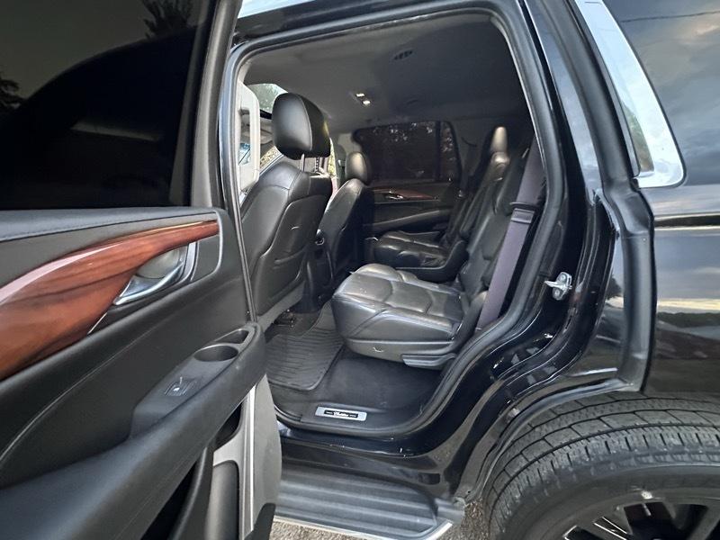 Cadillac Escalade 4WD 4dr Luxury 2017