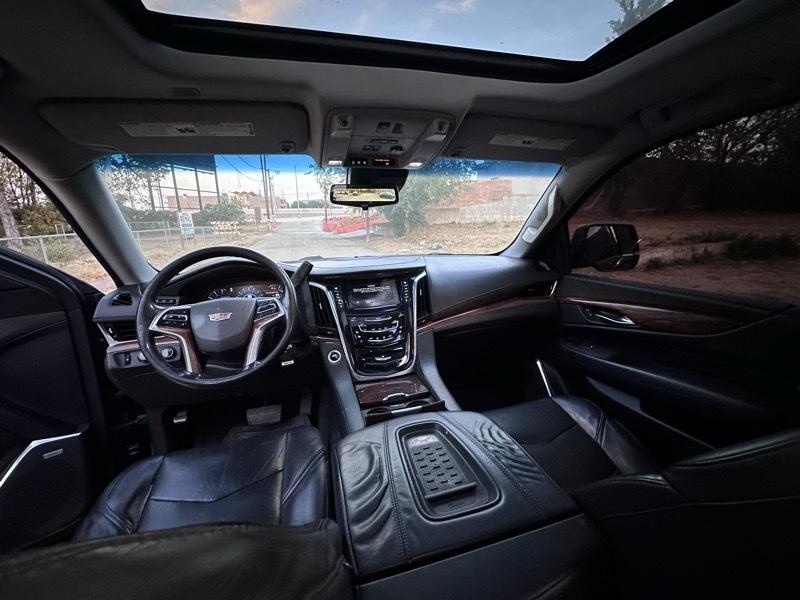 Cadillac Escalade 4WD 4dr Luxury 2017