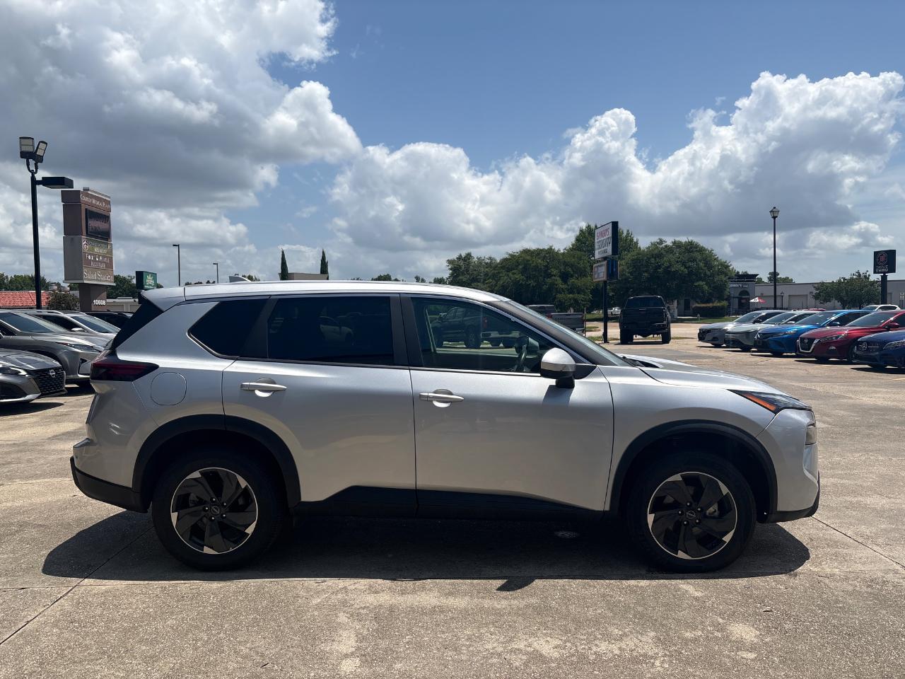 Nissan Rogue SV AWD 2025