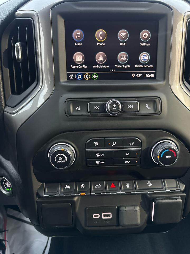 Chevrolet Silverado 1500 Trail Boss Custom Crew Cab 4WD 2023