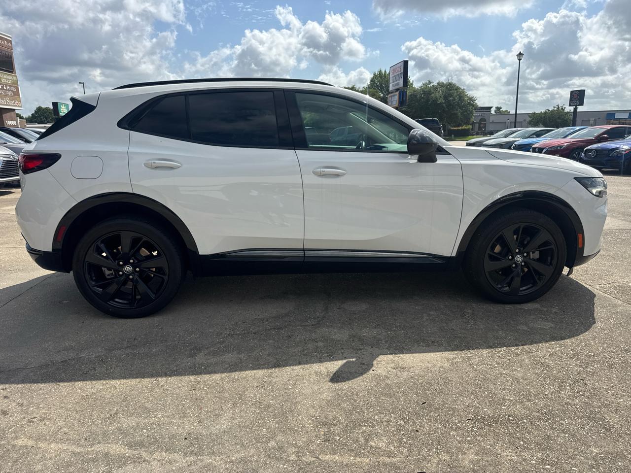 Buick Envision Essense 2023