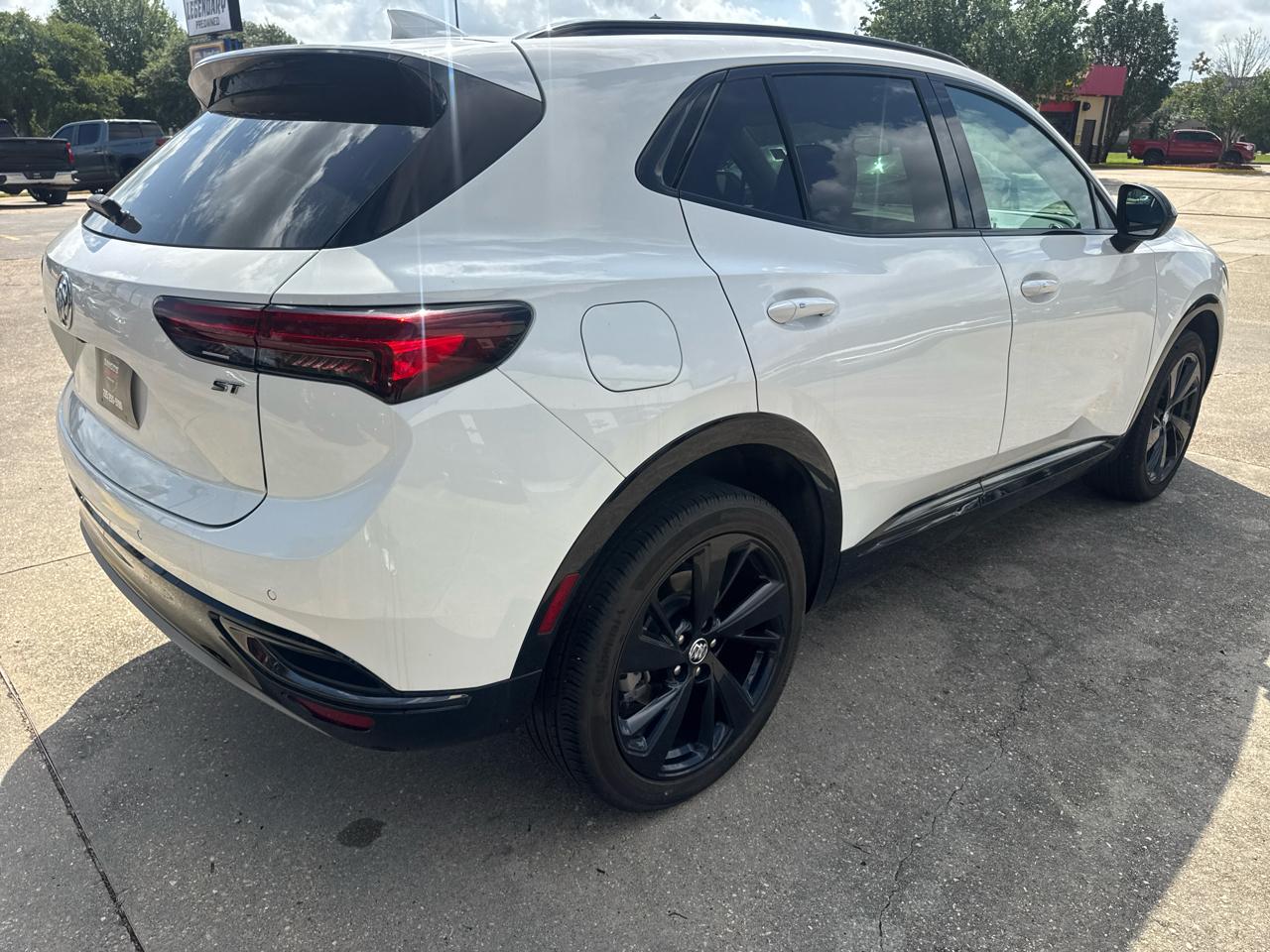 Buick Envision Essense 2023