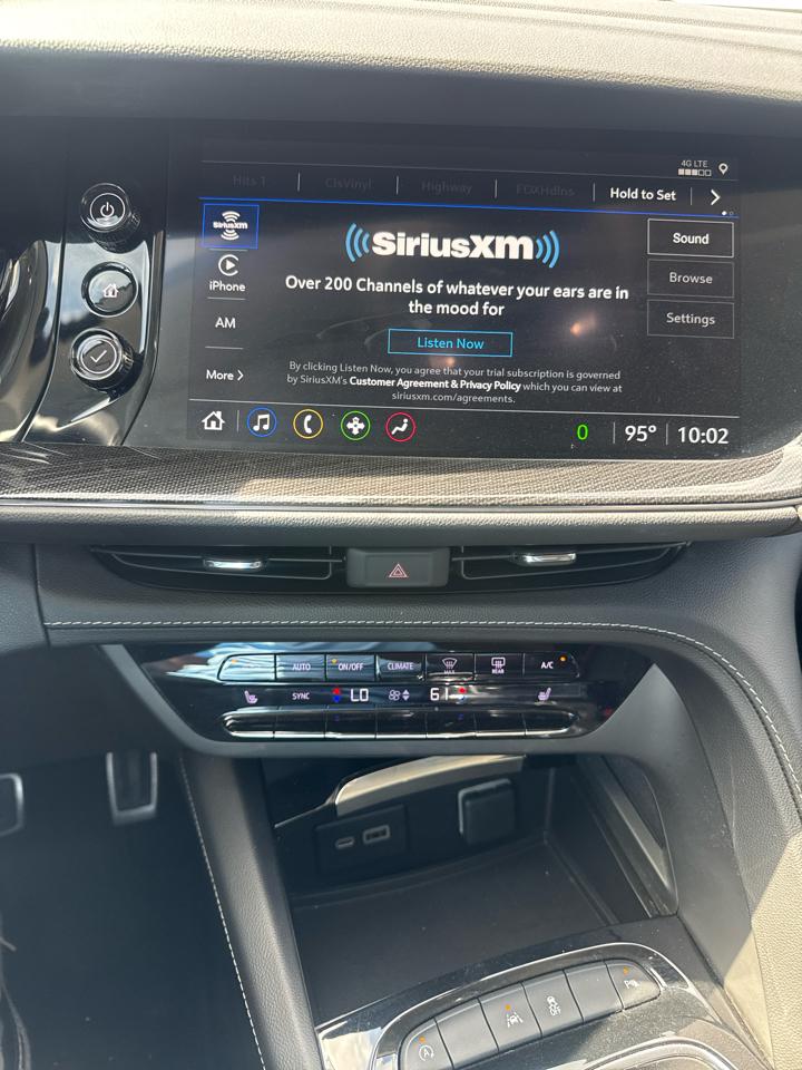 Buick Envision Essense 2023