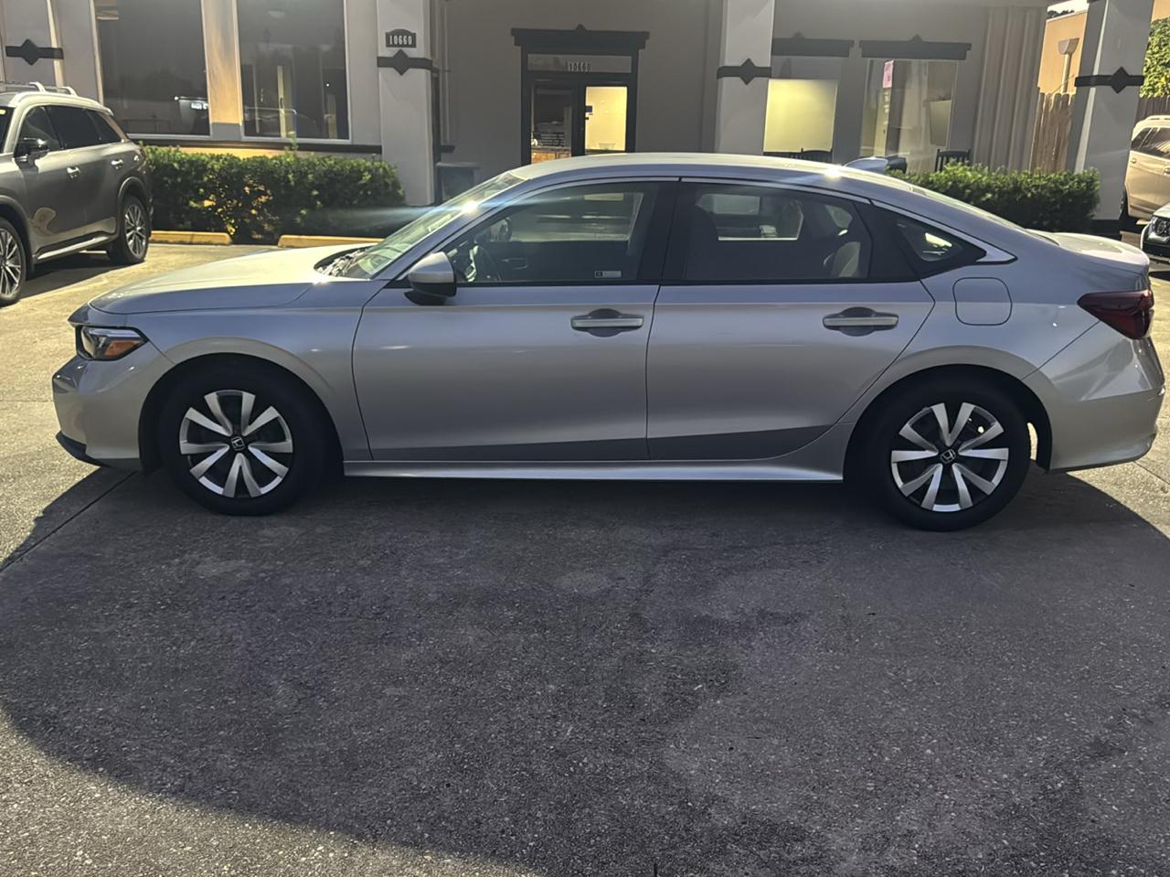 Honda Civic LX Sedan CVT 2025