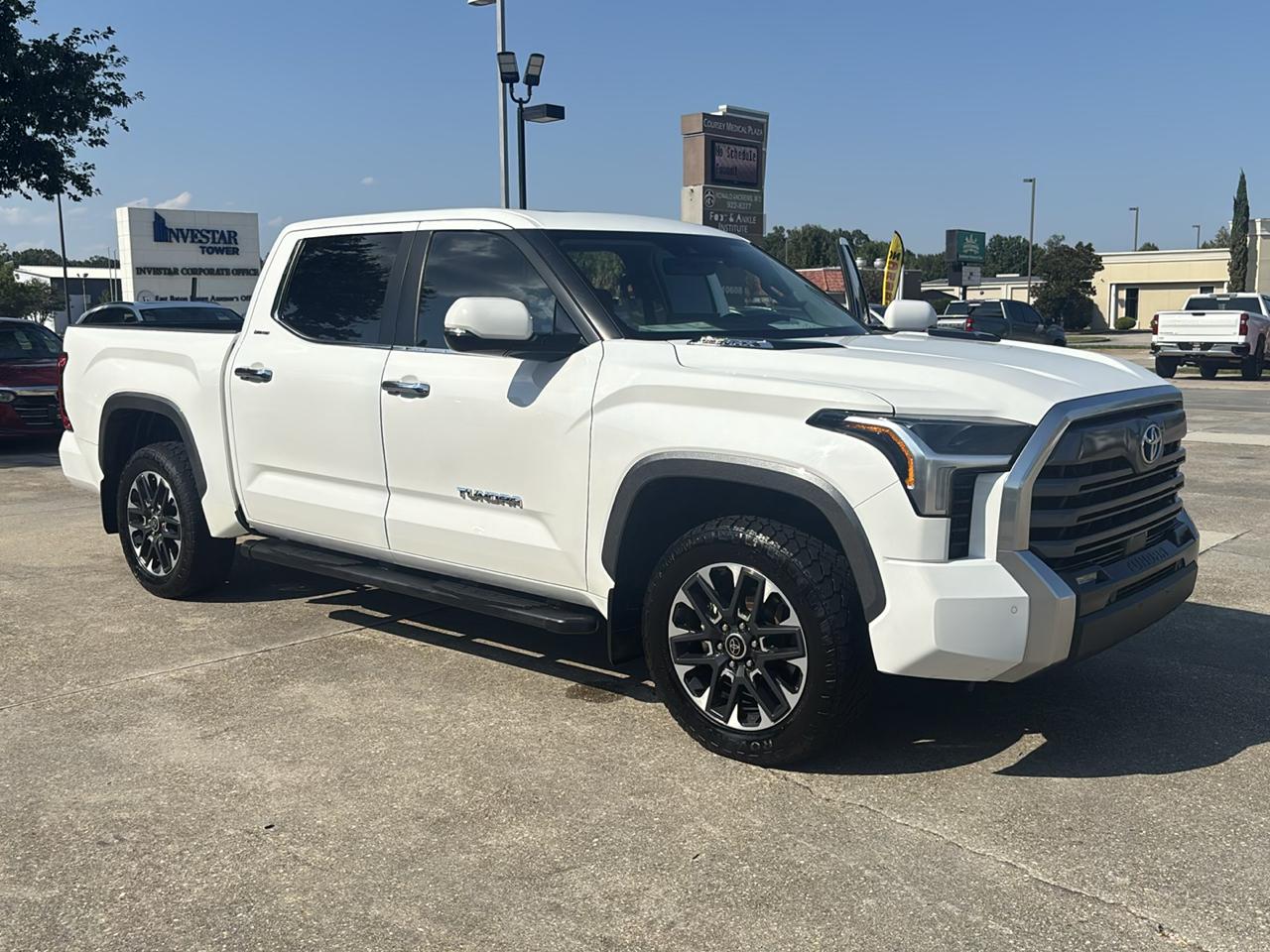 Toyota Tundra Limited CrewMax 4WD Hybrid 2024