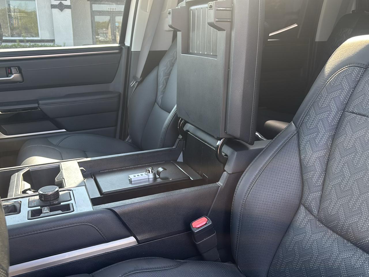 Toyota Tundra Limited CrewMax 4WD Hybrid 2024