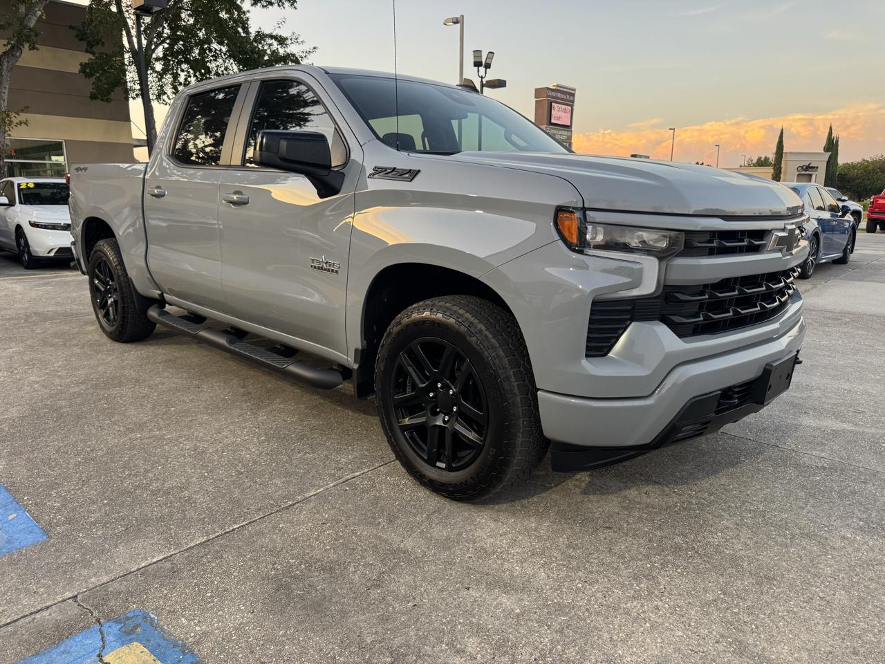 Chevrolet Silverado 1500 RST Crew Cab 4WD 2024
