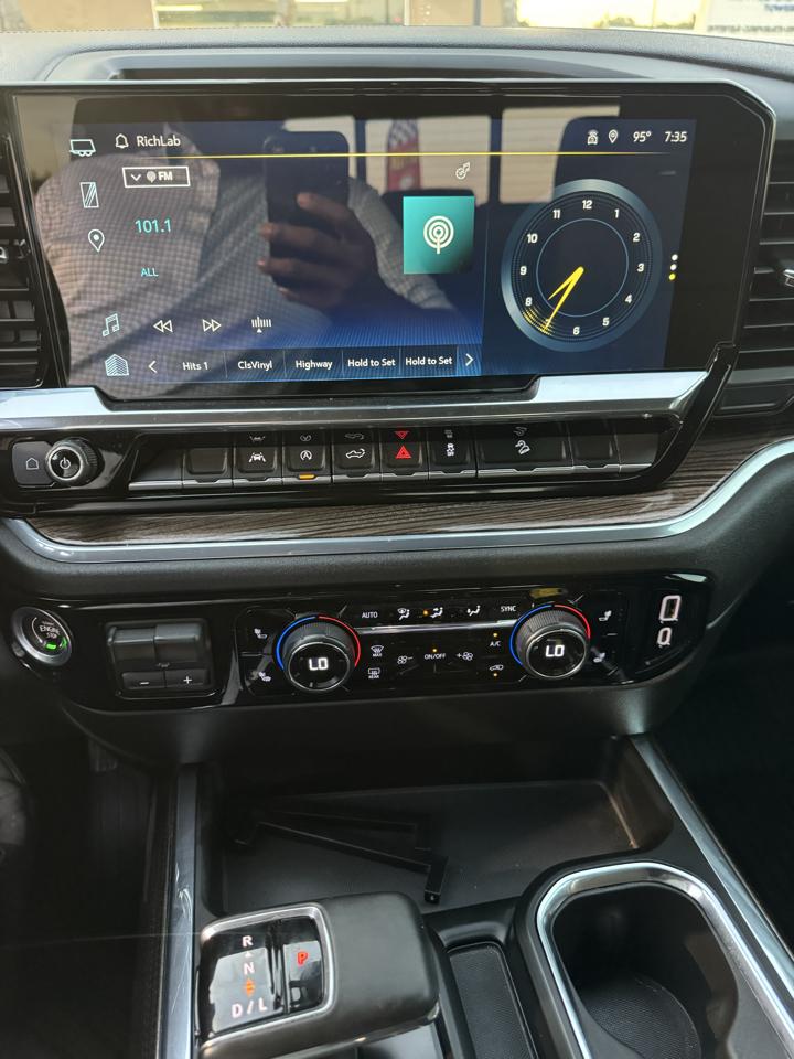 Chevrolet Silverado 1500 RST Crew Cab 4WD 2024