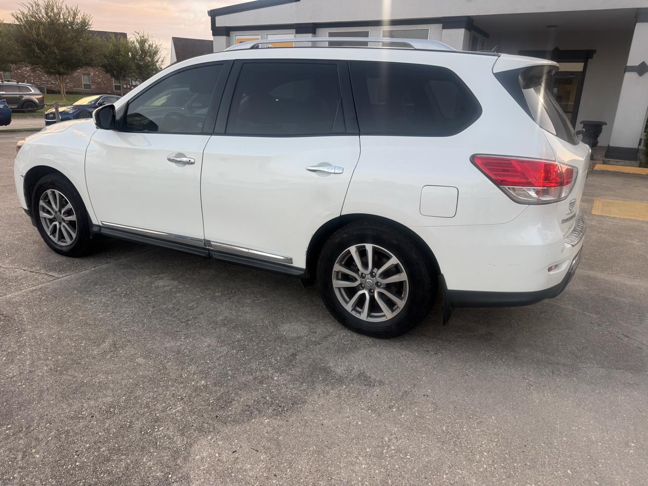 Nissan Pathfinder  2015