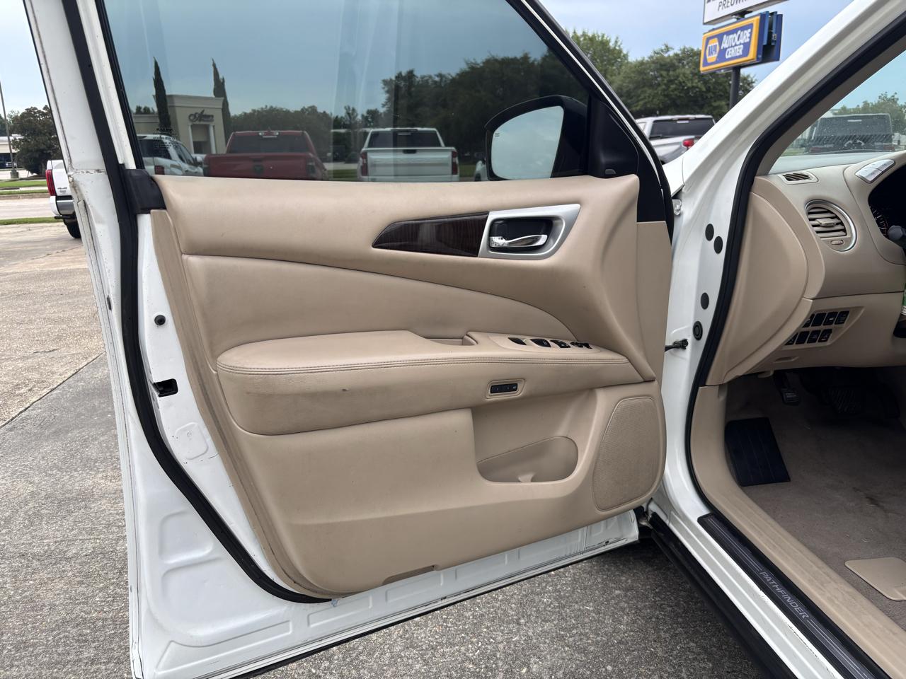 Nissan Pathfinder  2015