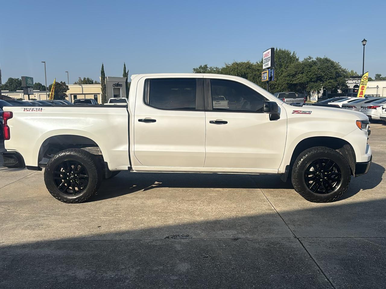 Chevrolet SILVERADO Base 2024