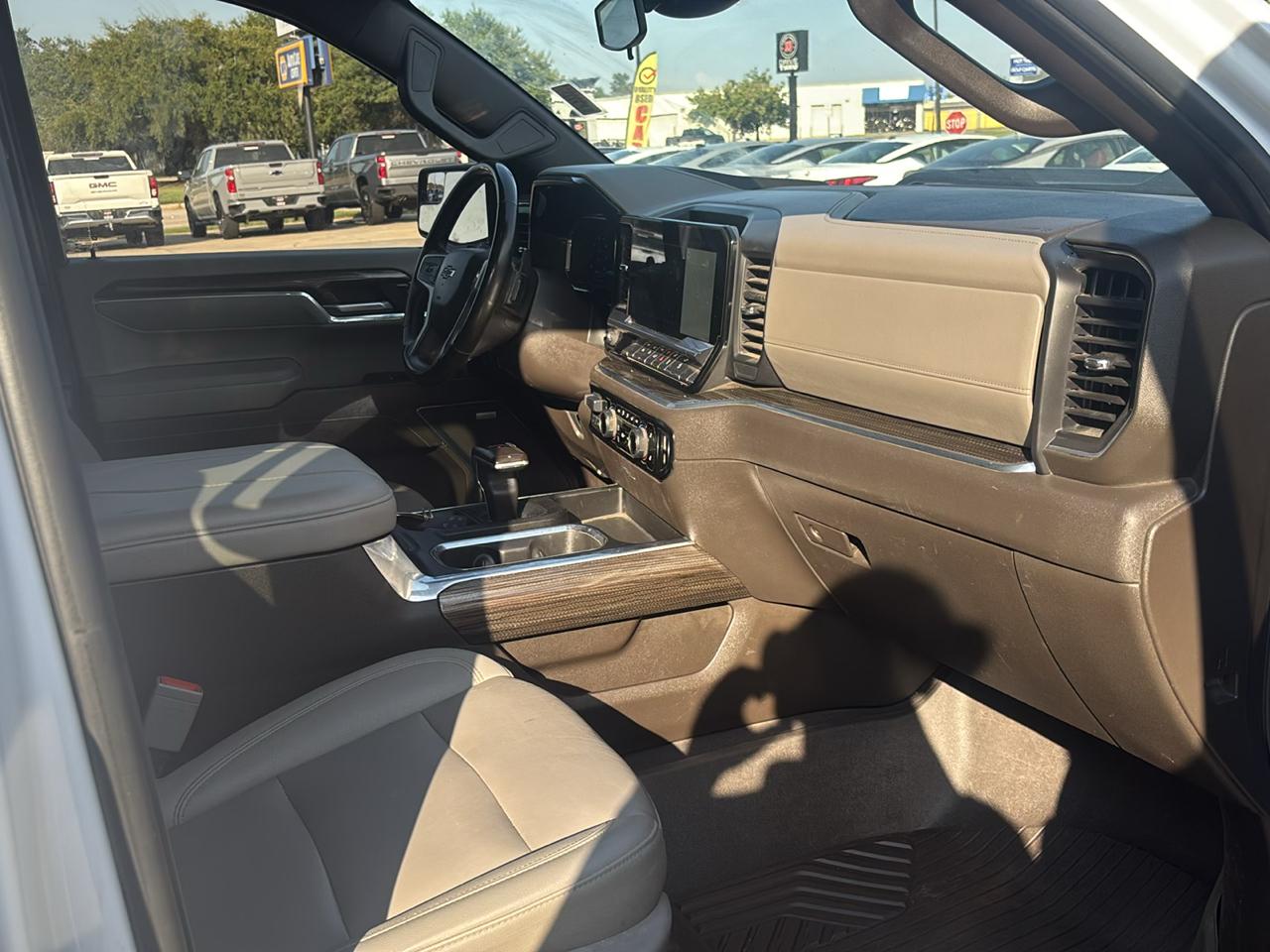 Chevrolet SILVERADO Base 2024