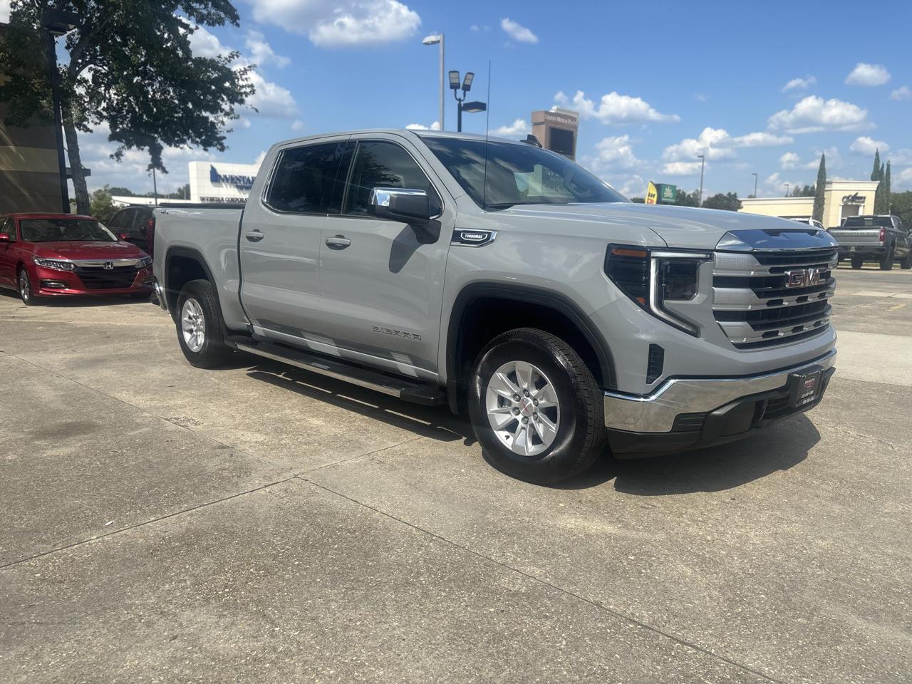 GMC Sierra 1500 SLE Crew Cab 4WD 2025