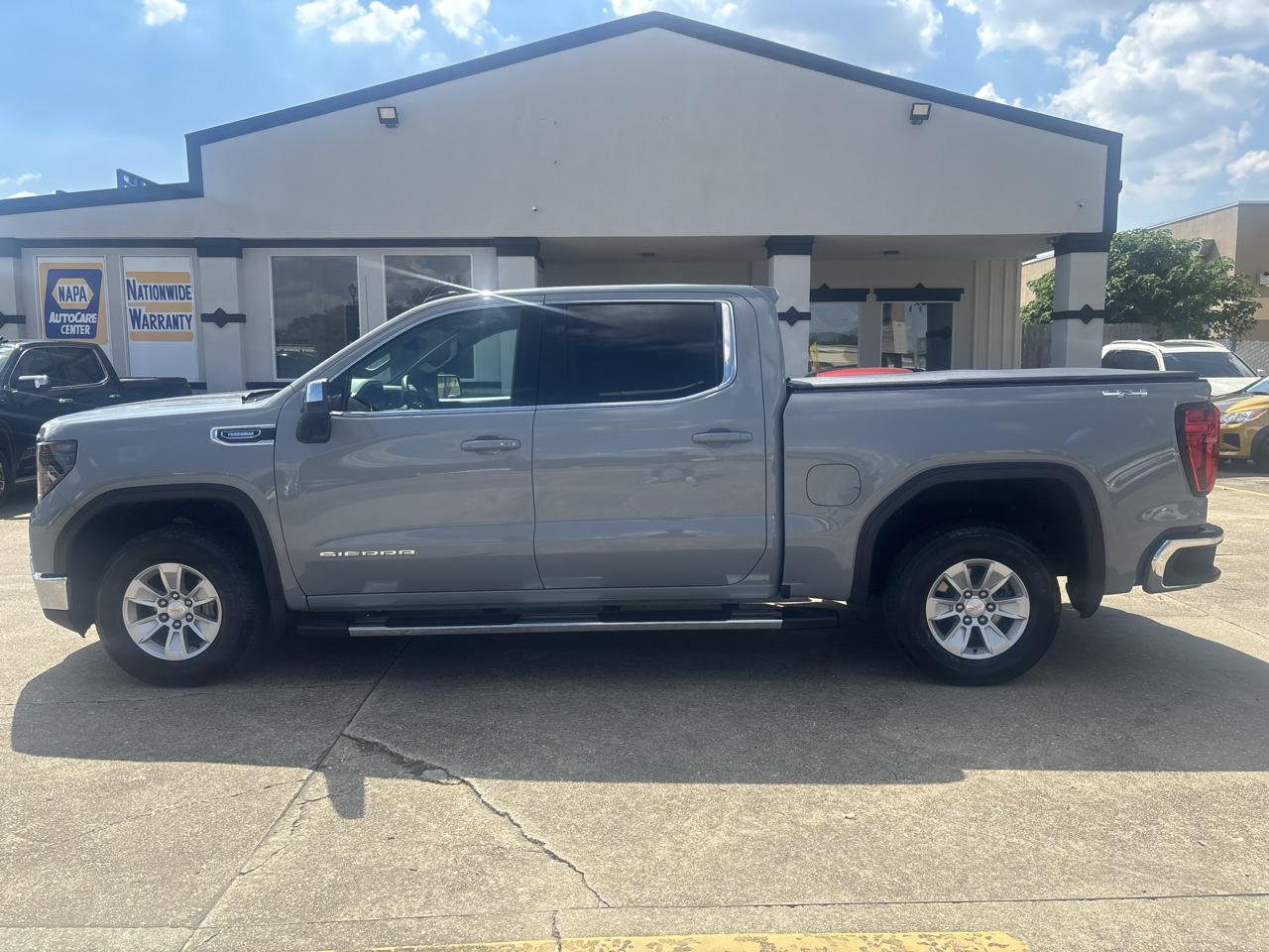 GMC Sierra 1500 SLE Crew Cab 4WD 2025