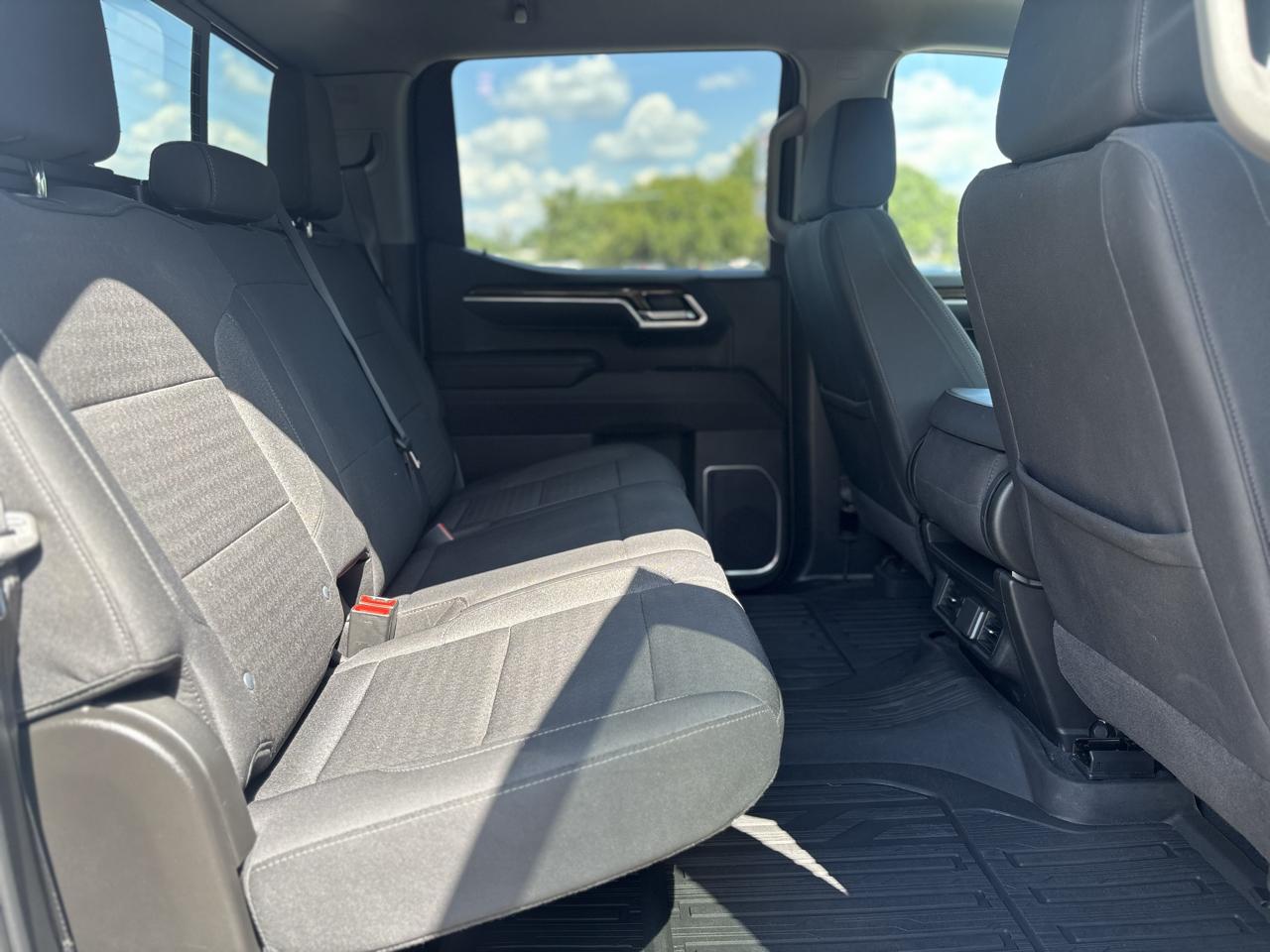 GMC Sierra 1500 SLE Crew Cab 4WD 2025