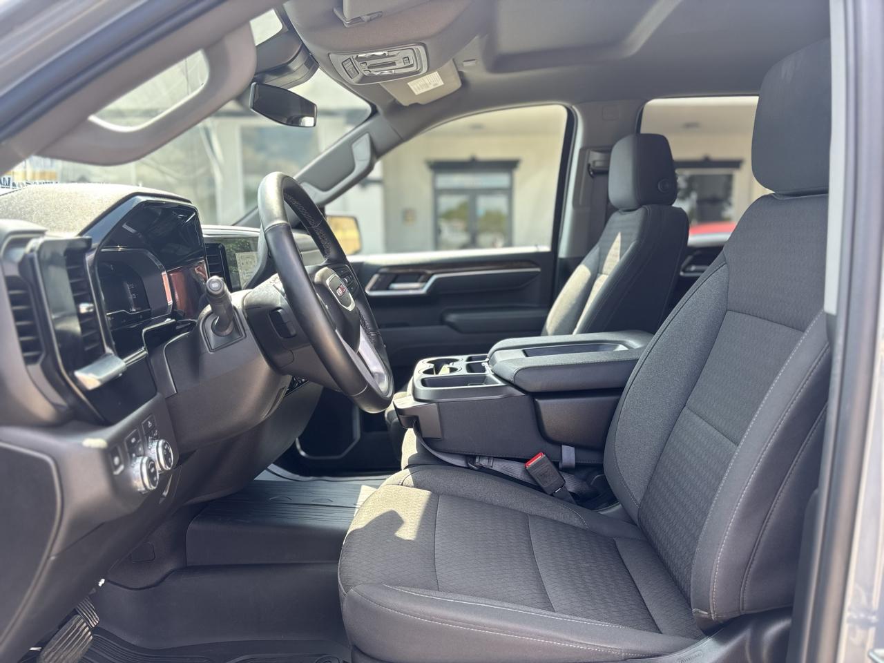 GMC Sierra 1500 SLE Crew Cab 4WD 2025