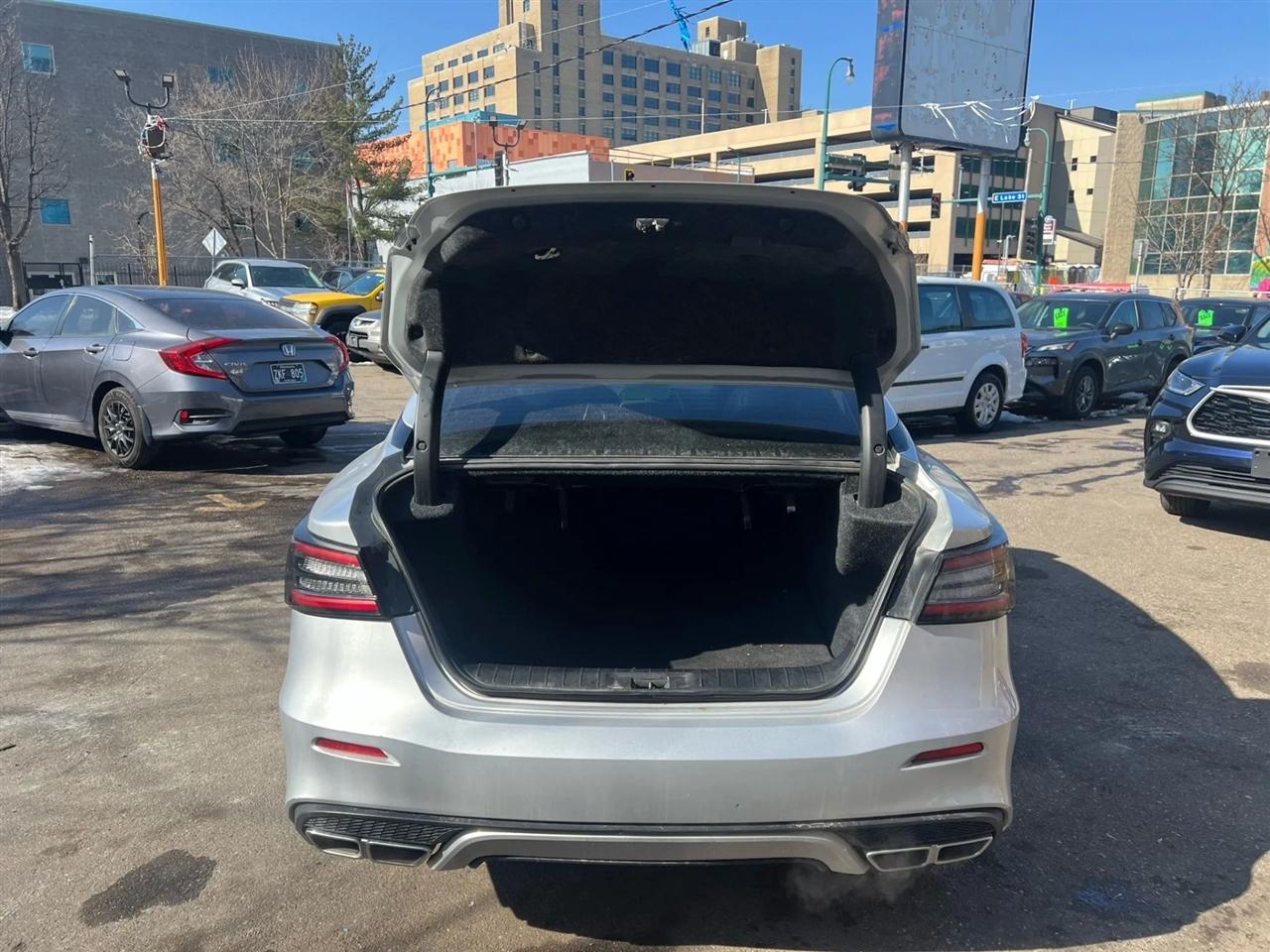 2019 Nissan Maxima SV - Photo 11