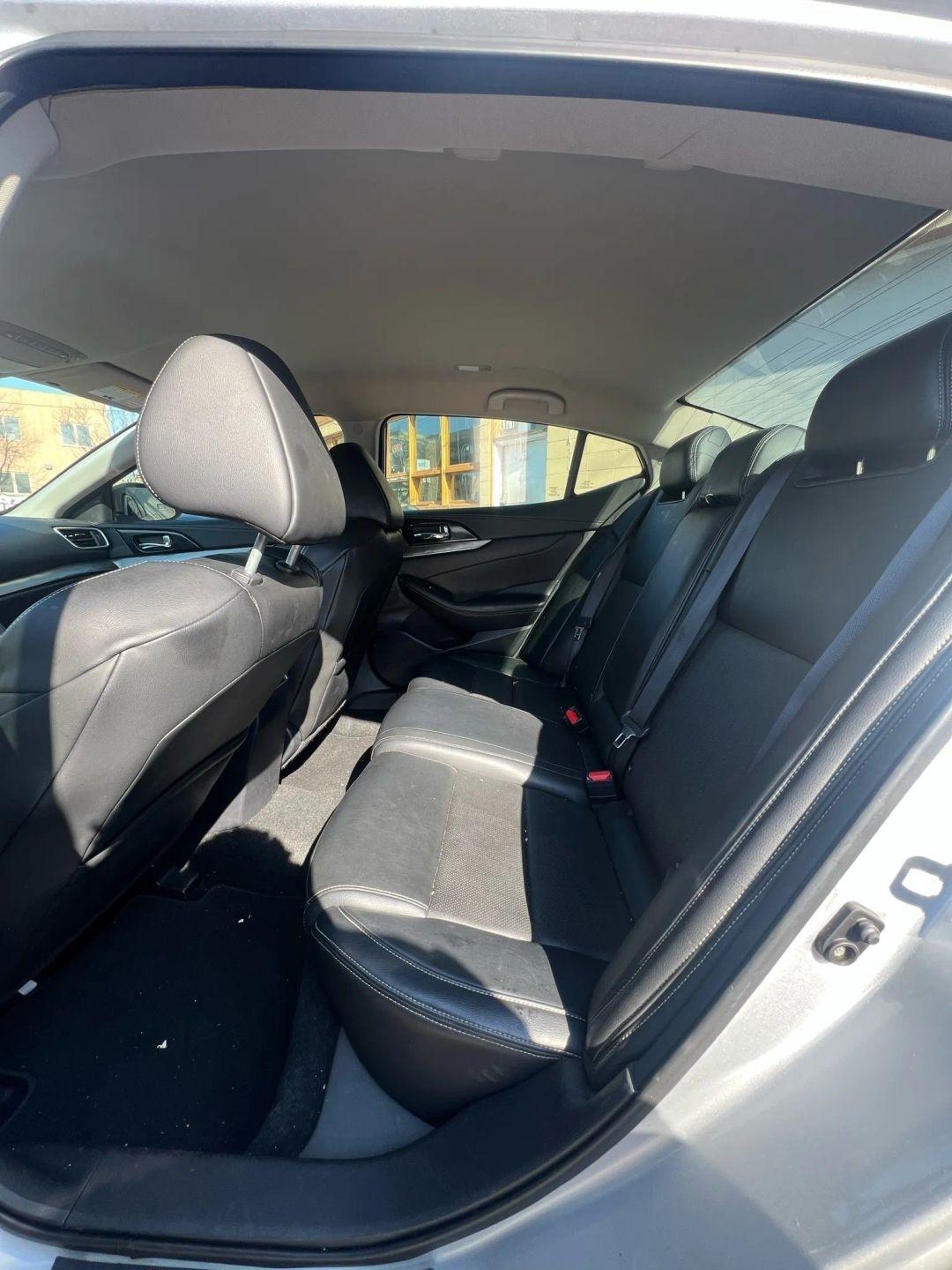 2019 Nissan Maxima SV - Photo 13