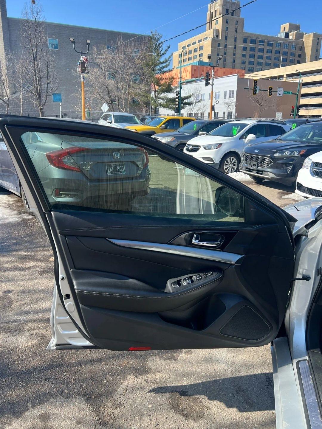 2019 Nissan Maxima SV - Photo 18