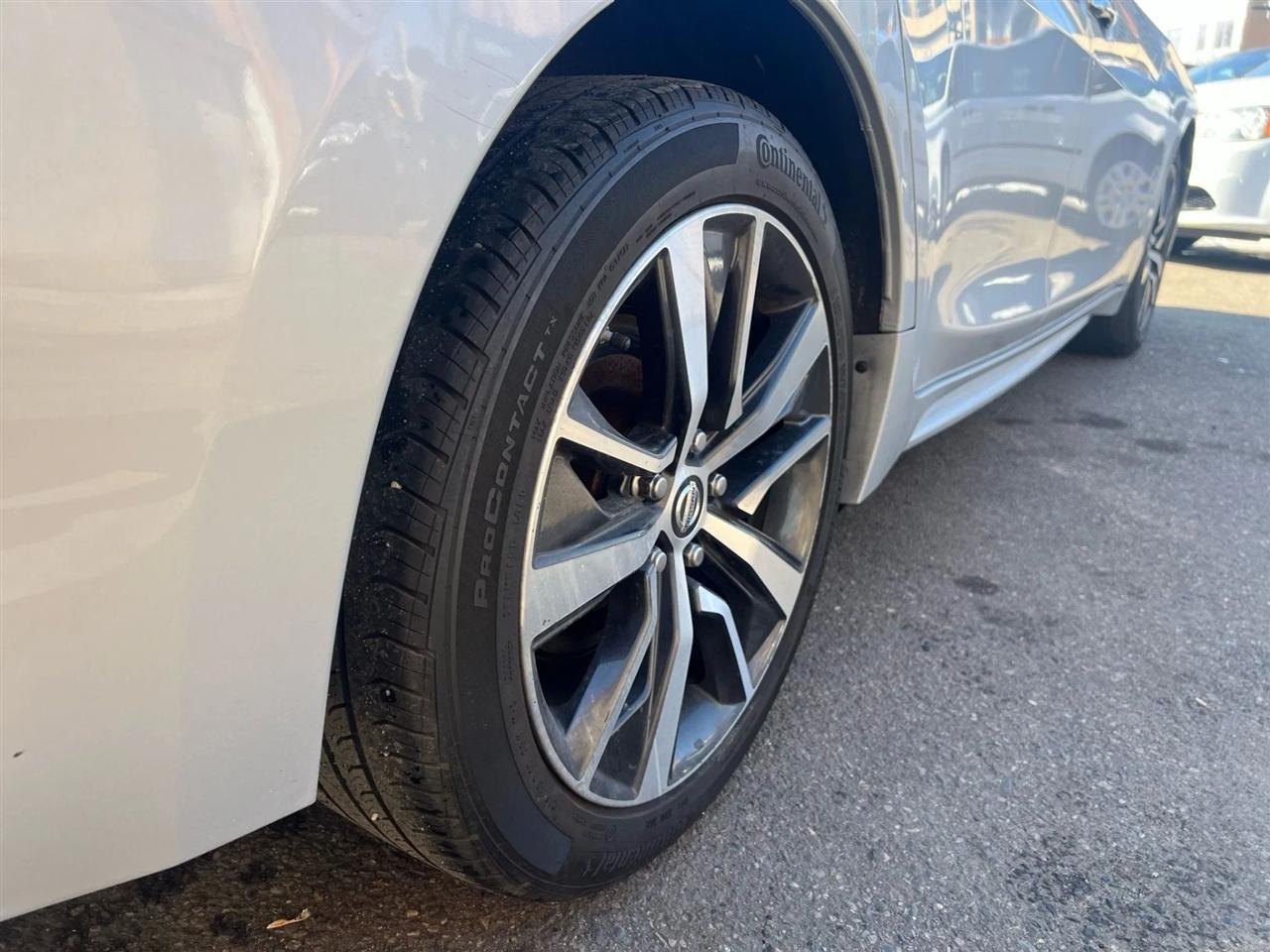 2019 Nissan Maxima SV - Photo 23
