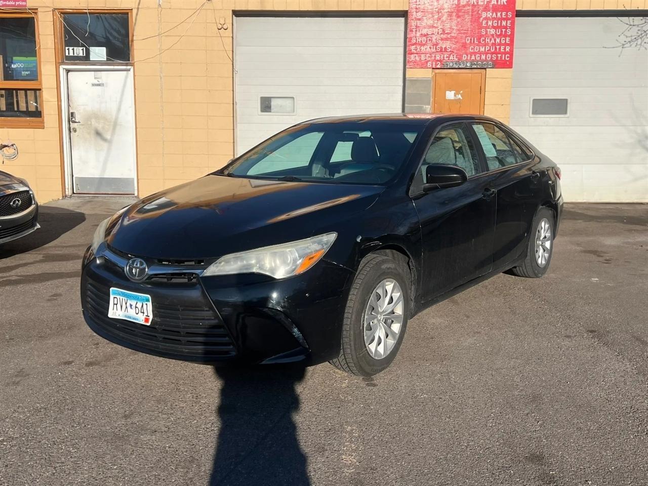 2015 Toyota Camry 4dr Sdn I4 Auto XLE (Natl)