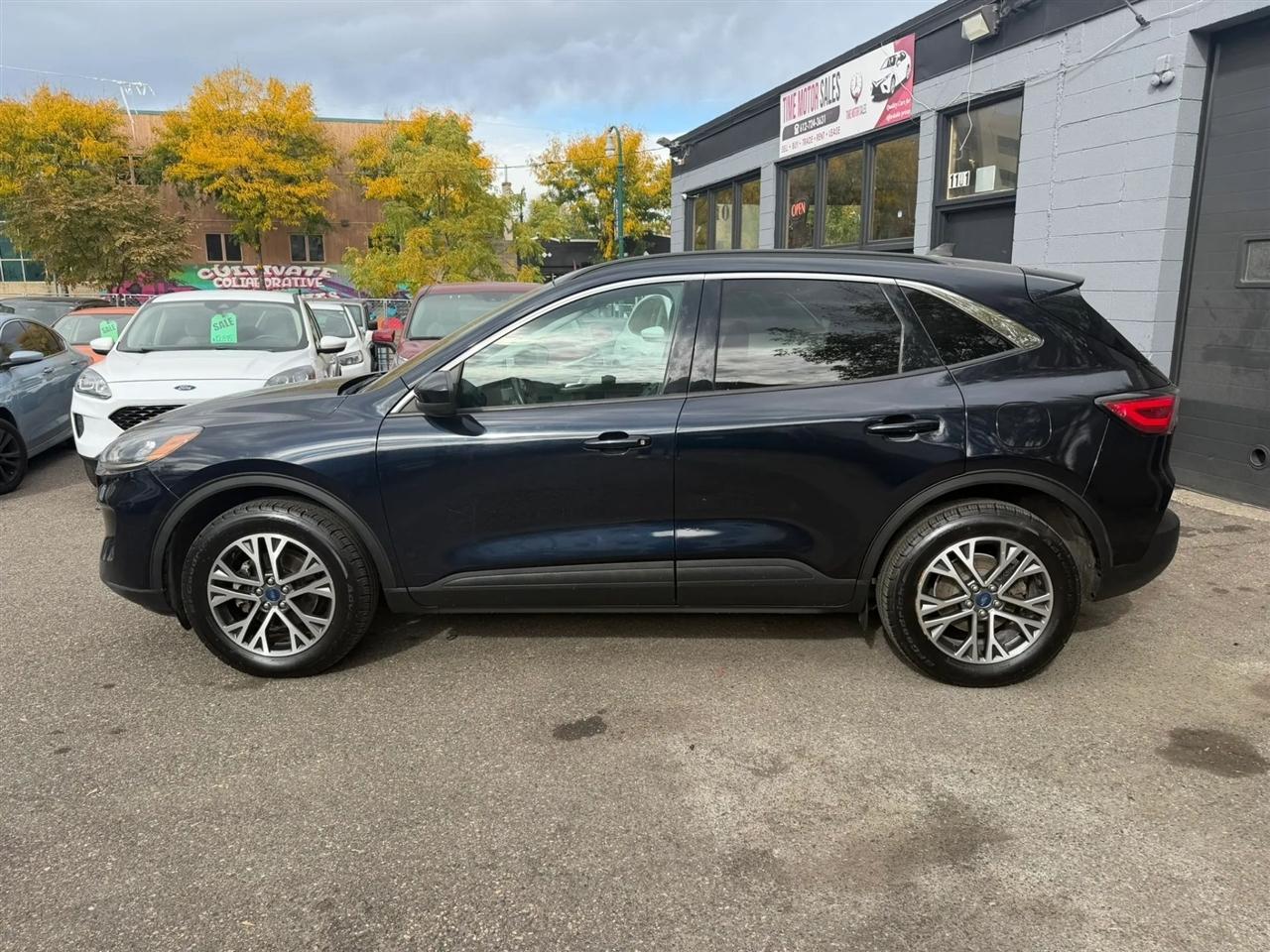 Ford Escape photo 2