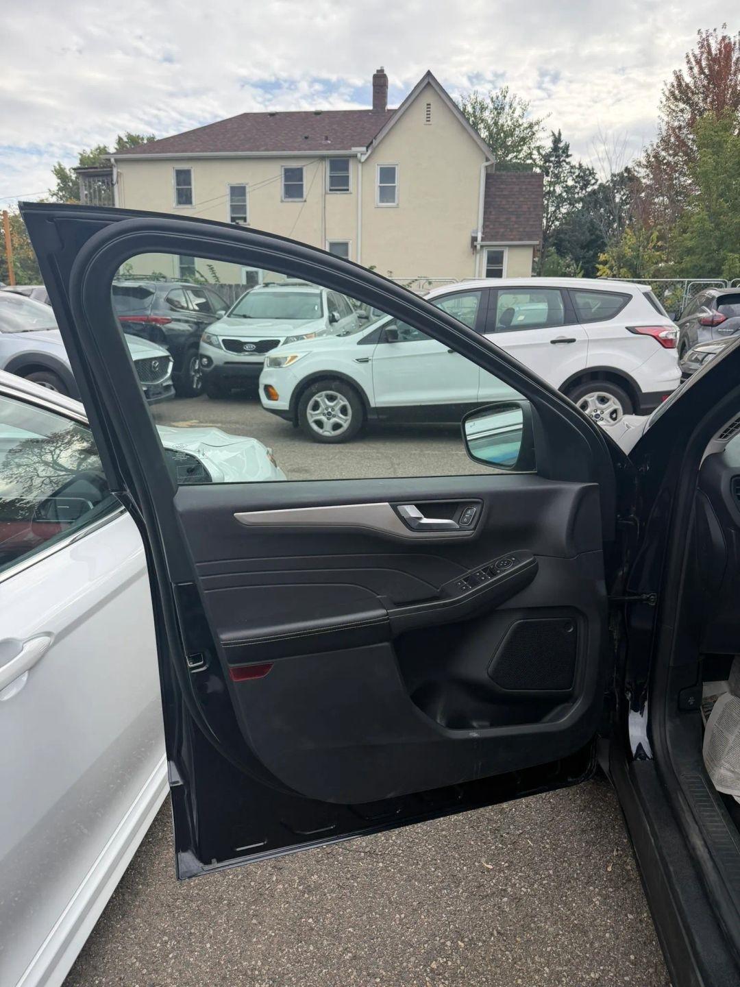 Ford Escape photo 15