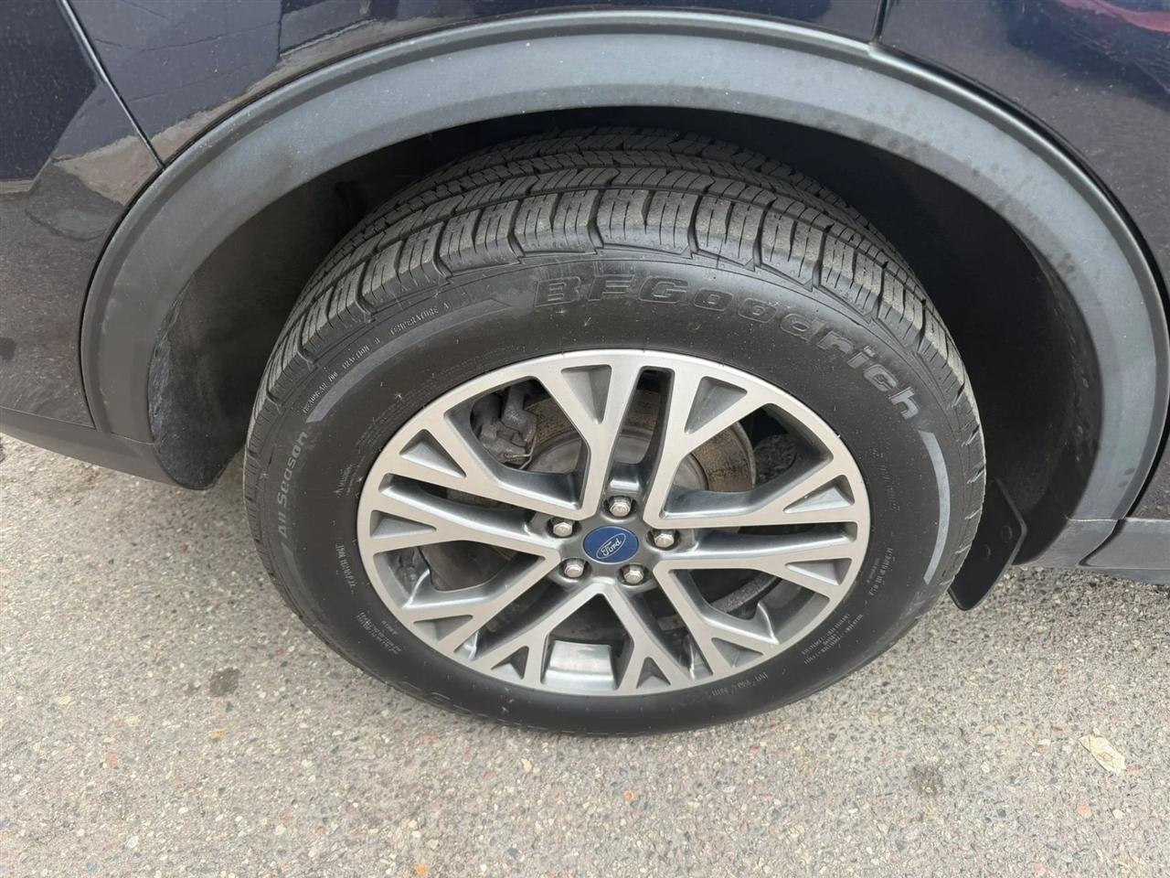 Ford Escape photo 17