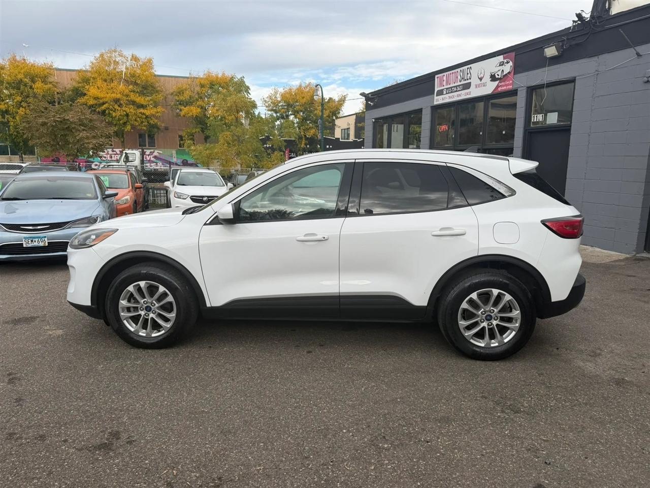 Ford Escape photo 2