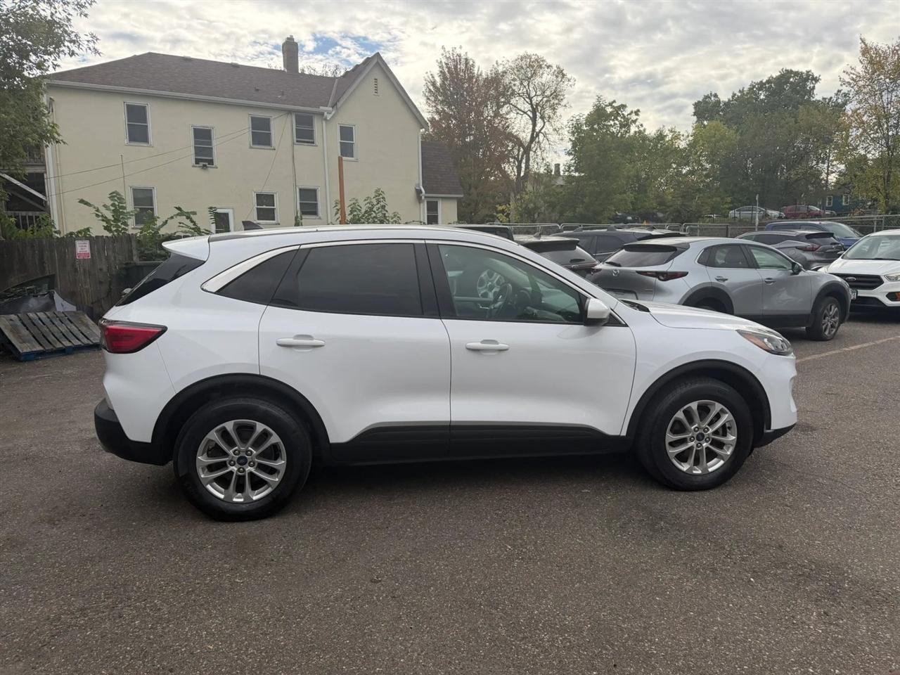 Ford Escape photo 6