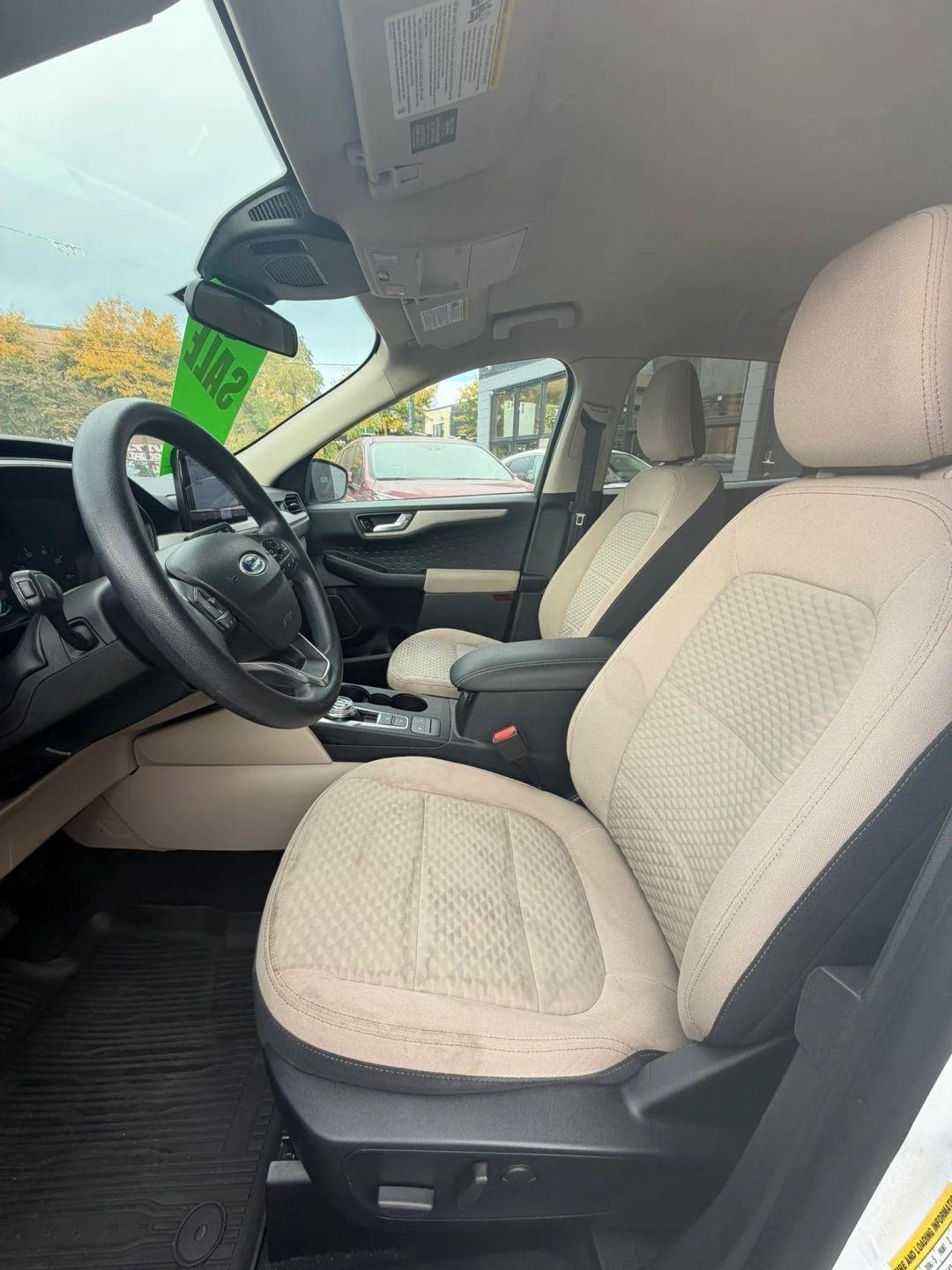 Ford Escape photo 10