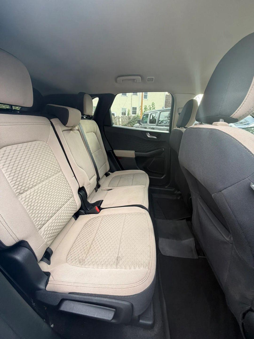 Ford Escape photo 13