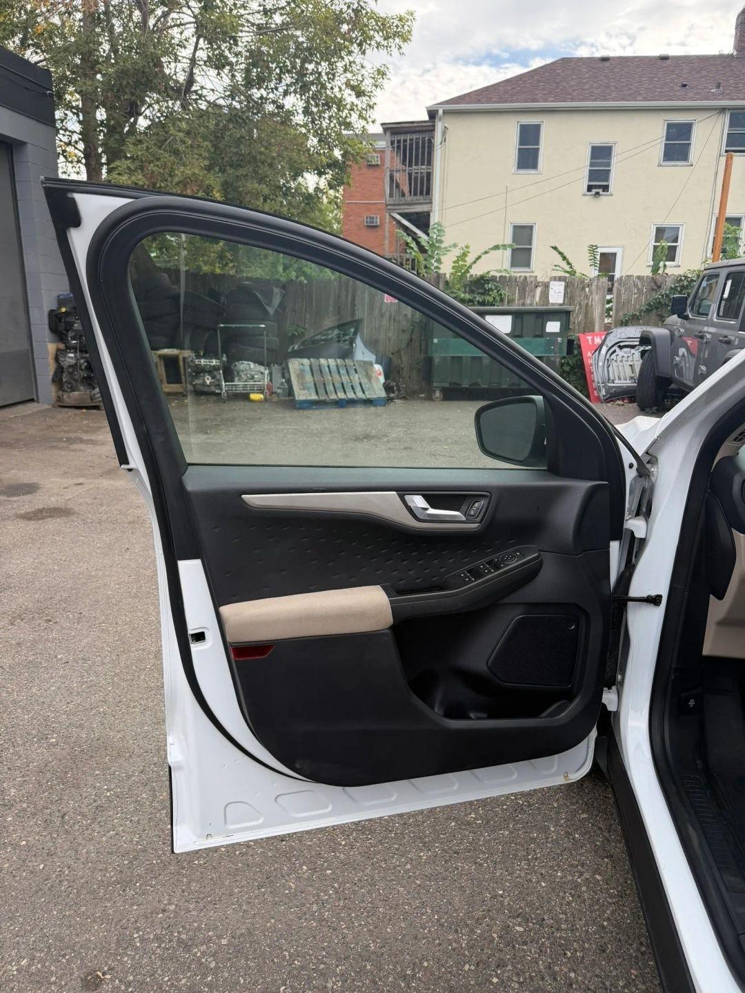 Ford Escape photo 15