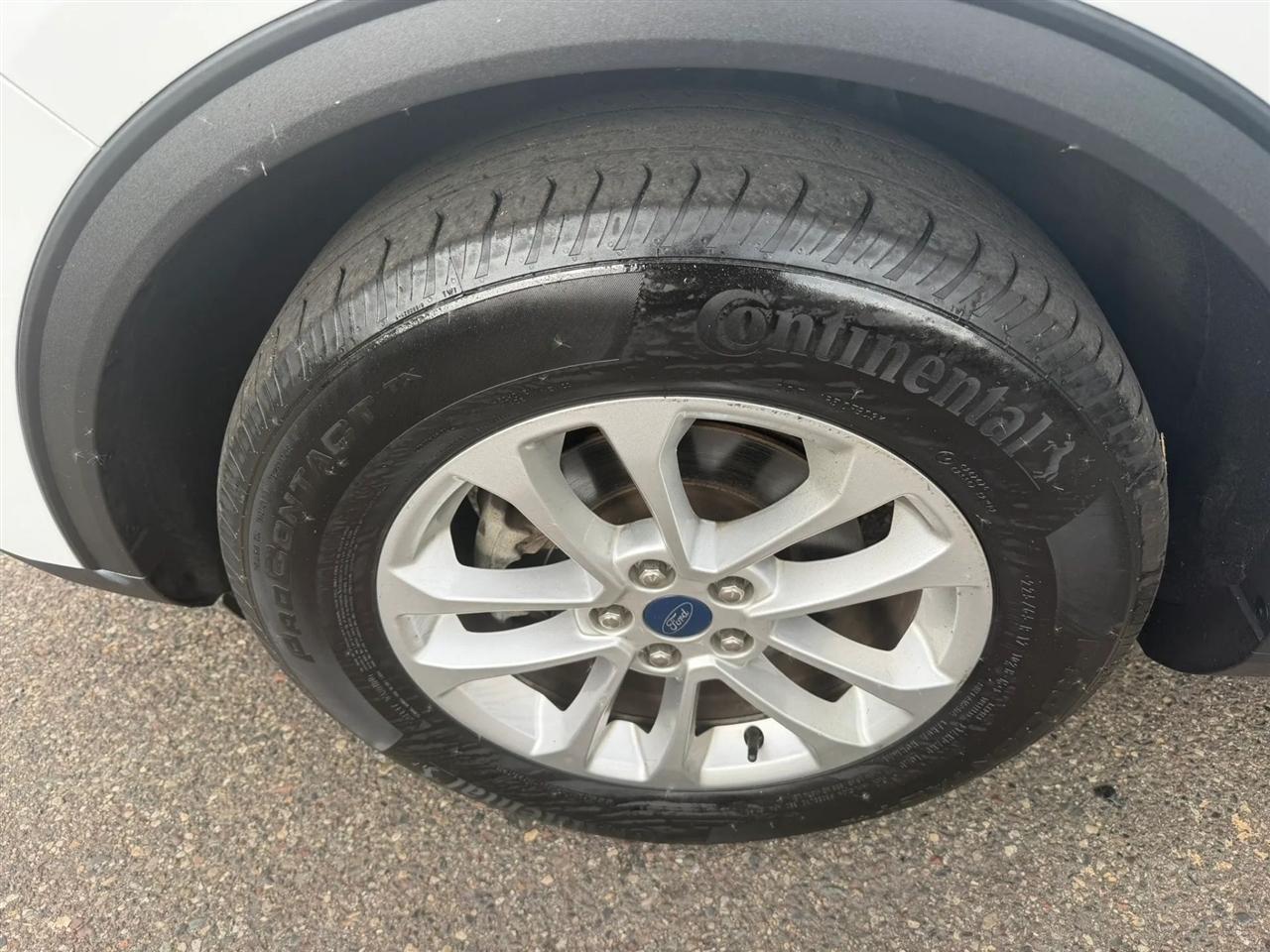 Ford Escape photo 17