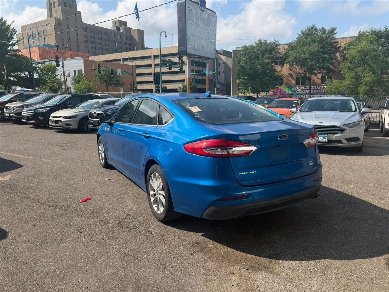 Ford Fusion photo 3