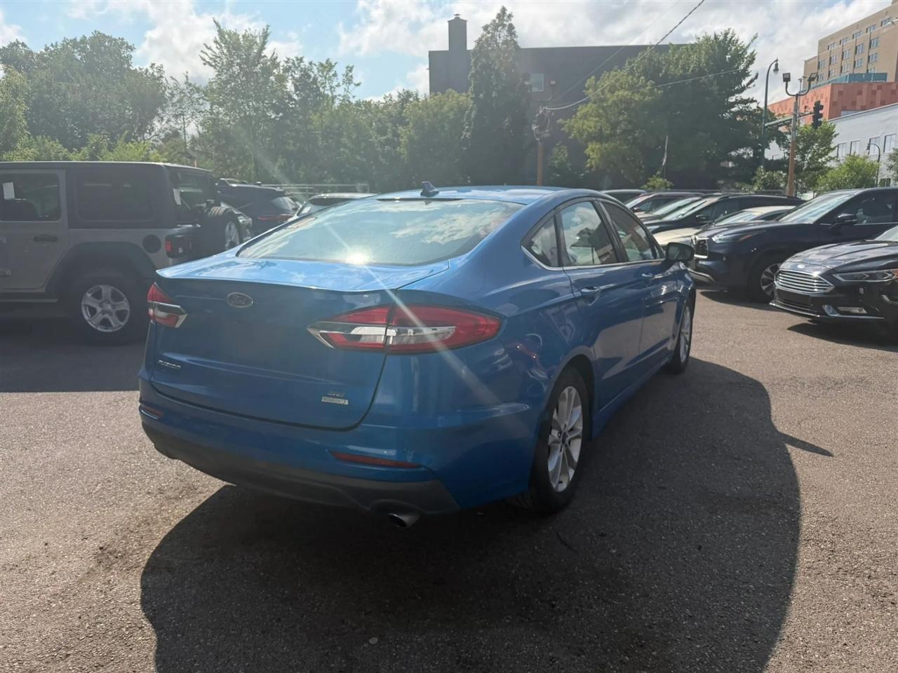 Ford Fusion photo 5