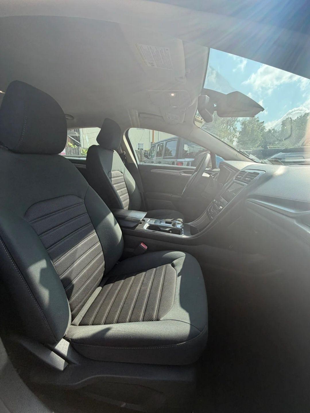 Ford Fusion photo 12