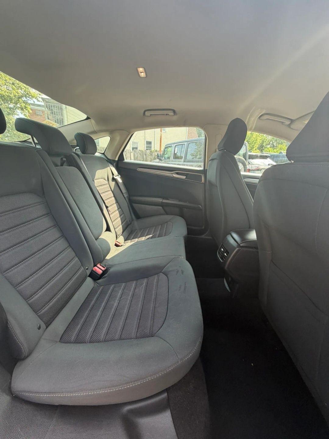 Ford Fusion photo 13