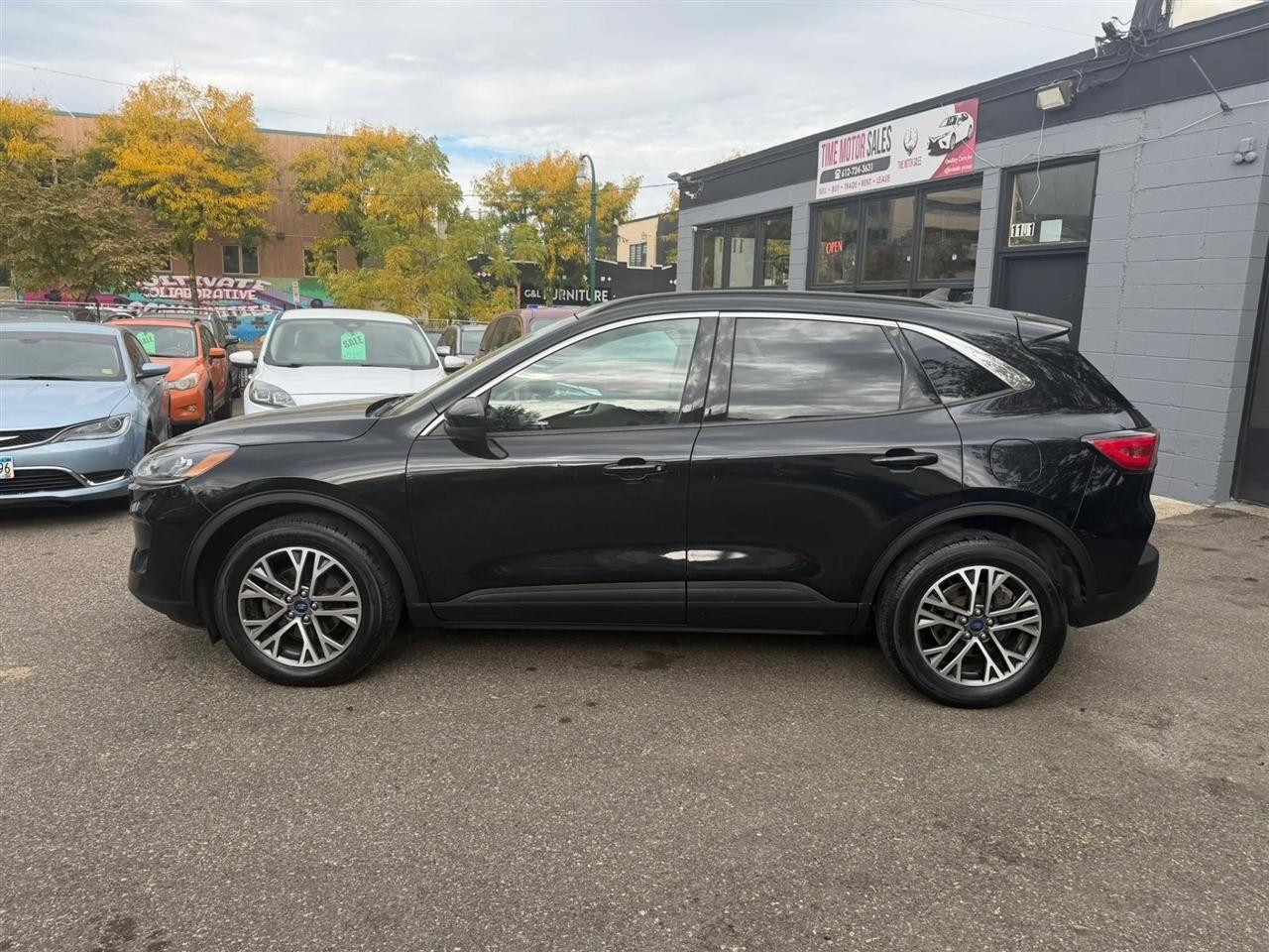 Ford Escape photo 2