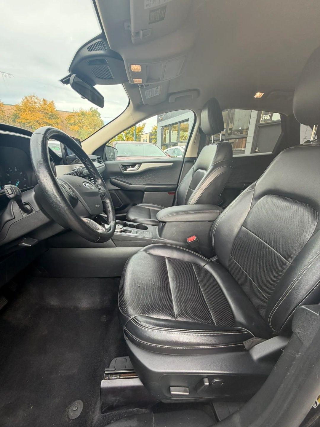 Ford Escape photo 10