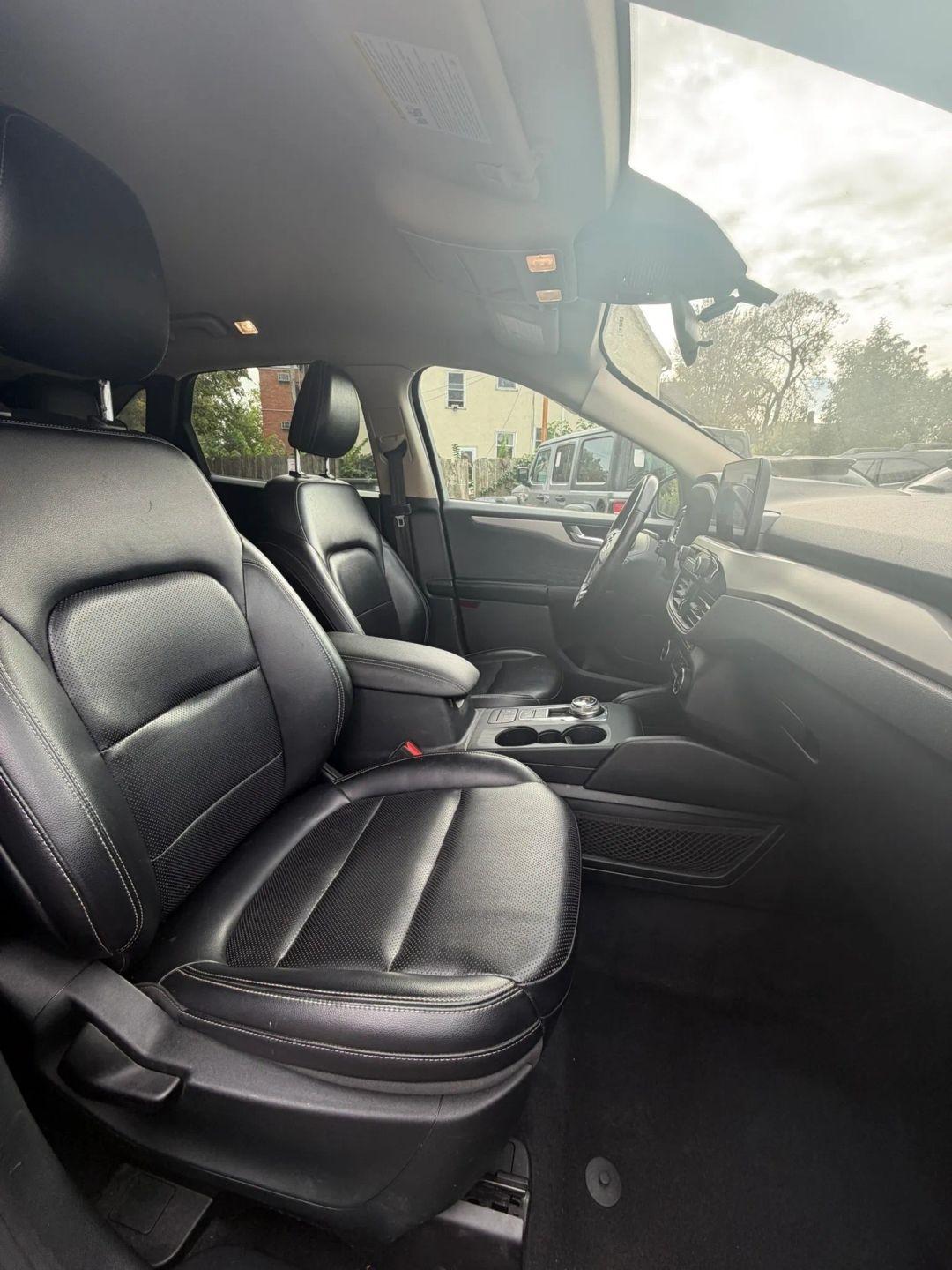 Ford Escape photo 12