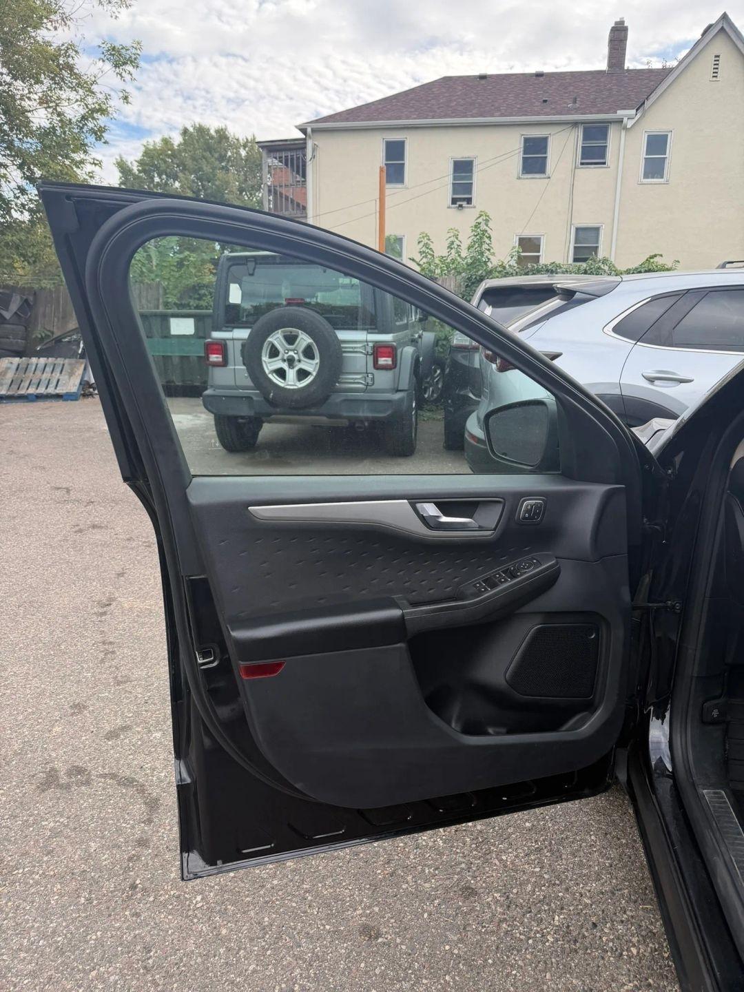 Ford Escape photo 15